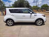Used 2016 Kia Soul + image 3