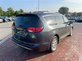 Used 2020 Chrysler Pacifica Touring-L image 5