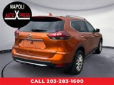 Used 2018 Nissan Rogue SV image 2