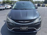 Used 2020 Chrysler Pacifica Touring-L image 2