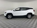 Used 2024 GMC Terrain SLE image 2