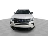 Used 2018 Ford Explorer XLT w/ Equipment Group 202A image 3