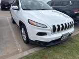 Used 2016 Jeep Cherokee Latitude image 2