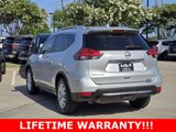 Used 2017 Nissan Rogue SV image 3