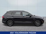 Used 2021 Volkswagen Tiguan SE w/ Panoramic Sunroof Package image 6
