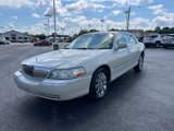 Used 2007 Lincoln Town Car Designer Series image 3