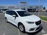 Used 2023 Chrysler Pacifica Touring-L image 2