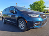 New 2025 Chrysler Pacifica Select image 2