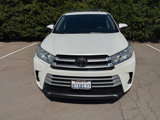 Used 2017 Toyota Highlander image 2
