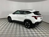 Used 2024 Kia Seltos EX image 3