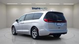 Certified 2022 Chrysler Pacifica Limited image 3