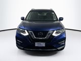 Used 2019 Nissan Rogue SV image 2