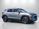 Used 2025 Chevrolet TrailBlazer LT w/ LT Cold Weather Package image 2