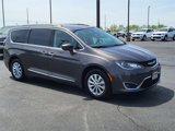 Used 2018 Chrysler Pacifica Touring-L image 6