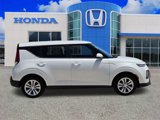 Used 2022 Kia Soul LX image 2