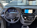 Used 2022 Chrysler Pacifica Touring-L image 3