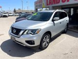 Used 2019 Nissan Pathfinder SV image 3