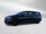 Used 2023 Chrysler Pacifica Touring-L image 5