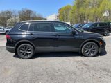 Used 2022 Volkswagen Tiguan SE w/ Panoramic Sunroof Package image 5