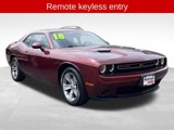 Used 2018 Dodge Challenger SXT image 3