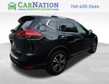 Used 2017 Nissan Rogue SL image 2