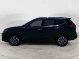 Used 2017 Nissan Rogue SV image 2