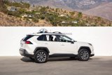 Used 2022 Toyota RAV4 XLE Premium image 5