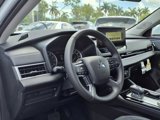 New 2025 Mitsubishi Outlander SE image 6