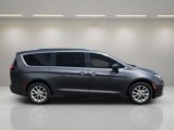 Used 2021 Chrysler Pacifica Touring-L w/ Uconnect Theater Family Group image 2