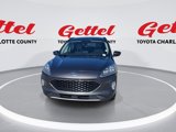 Used 2020 Ford Escape Titanium image 3