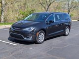 Used 2020 Chrysler Pacifica Touring image 4