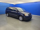 Used 2014 Chrysler Town & Country Touring image 2
