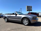 Used 2006 Ford Mustang Convertible image 2