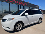 Used 2013 Toyota Sienna LE image 3