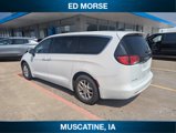 Used 2022 Chrysler Voyager LX image 5
