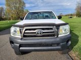 Used 2010 Toyota Tacoma 4x4 Regular Cab image 3