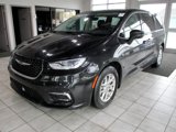 Used 2023 Chrysler Pacifica Touring-L image 3