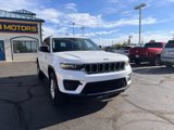 Used 2023 Jeep Grand Cherokee Laredo image 2