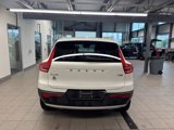 Used 2020 Volvo XC40 T5 Momentum image 5