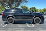 Used 2023 GMC Acadia SLE w/ Driver Convenience Package image 3