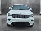 Used 2017 Jeep Grand Cherokee Altitude image 2