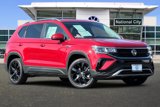 Certified 2022 Volkswagen Taos SE image 2