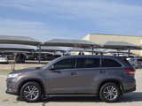 Used 2017 Toyota Highlander XLE image 3