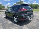 Used 2018 Nissan Rogue SV image 2
