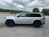 Used 2023 Jeep Grand Cherokee L Laredo image 4