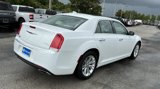Used 2017 Chrysler 300 C image 5