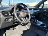 Certified 2024 Porsche Macan image 4