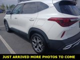 Used 2023 Kia Seltos EX image 2