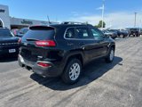 Used 2018 Jeep Cherokee Latitude Plus w/ Comfort/Convenience Group image 3
