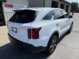 Used 2022 Kia Sorento LX image 3
